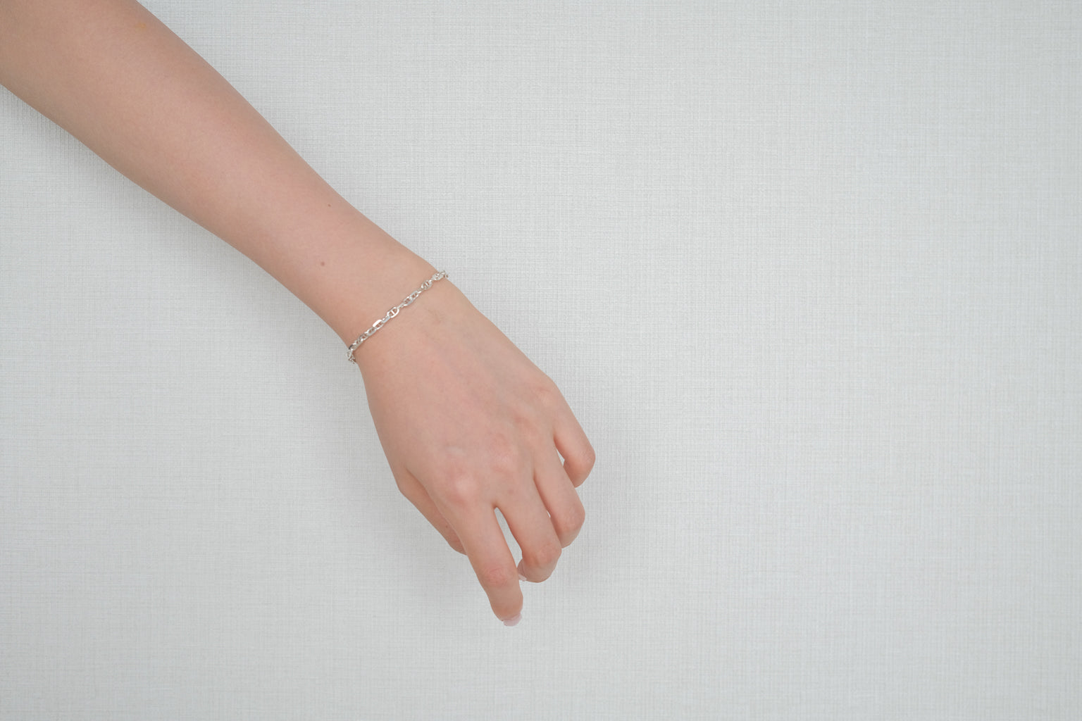 ANCHOR CHAIN BRACELET