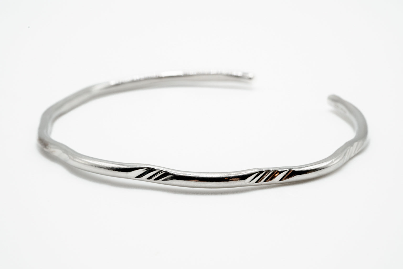 MEANDERING BANGLE