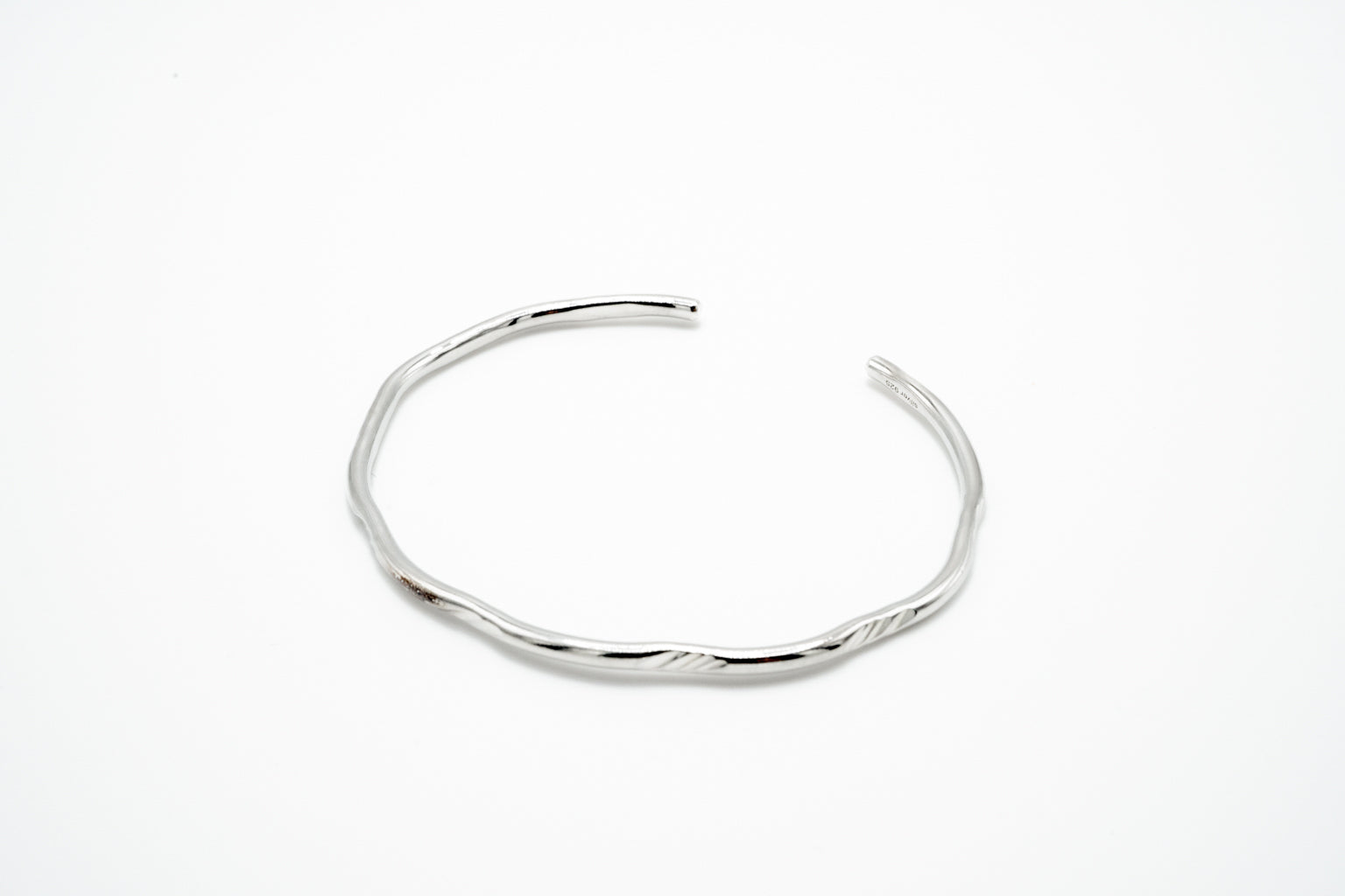 MEANDERING BANGLE