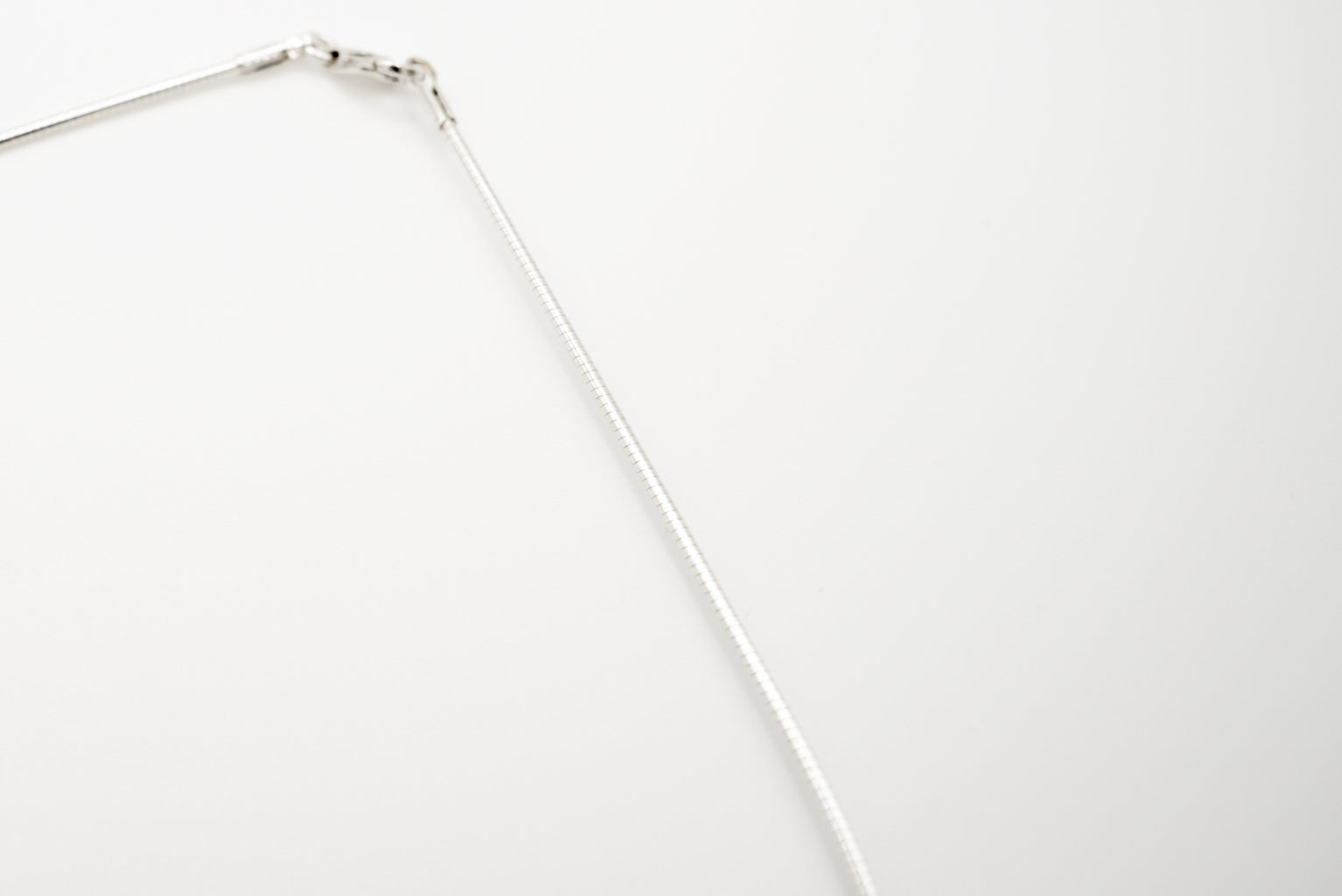 THIN HARDER NECKLACE