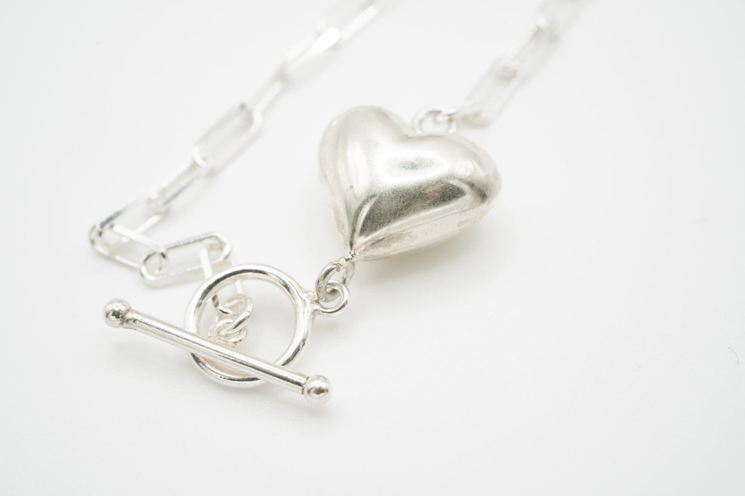 HEART MOTIF NECKLACE