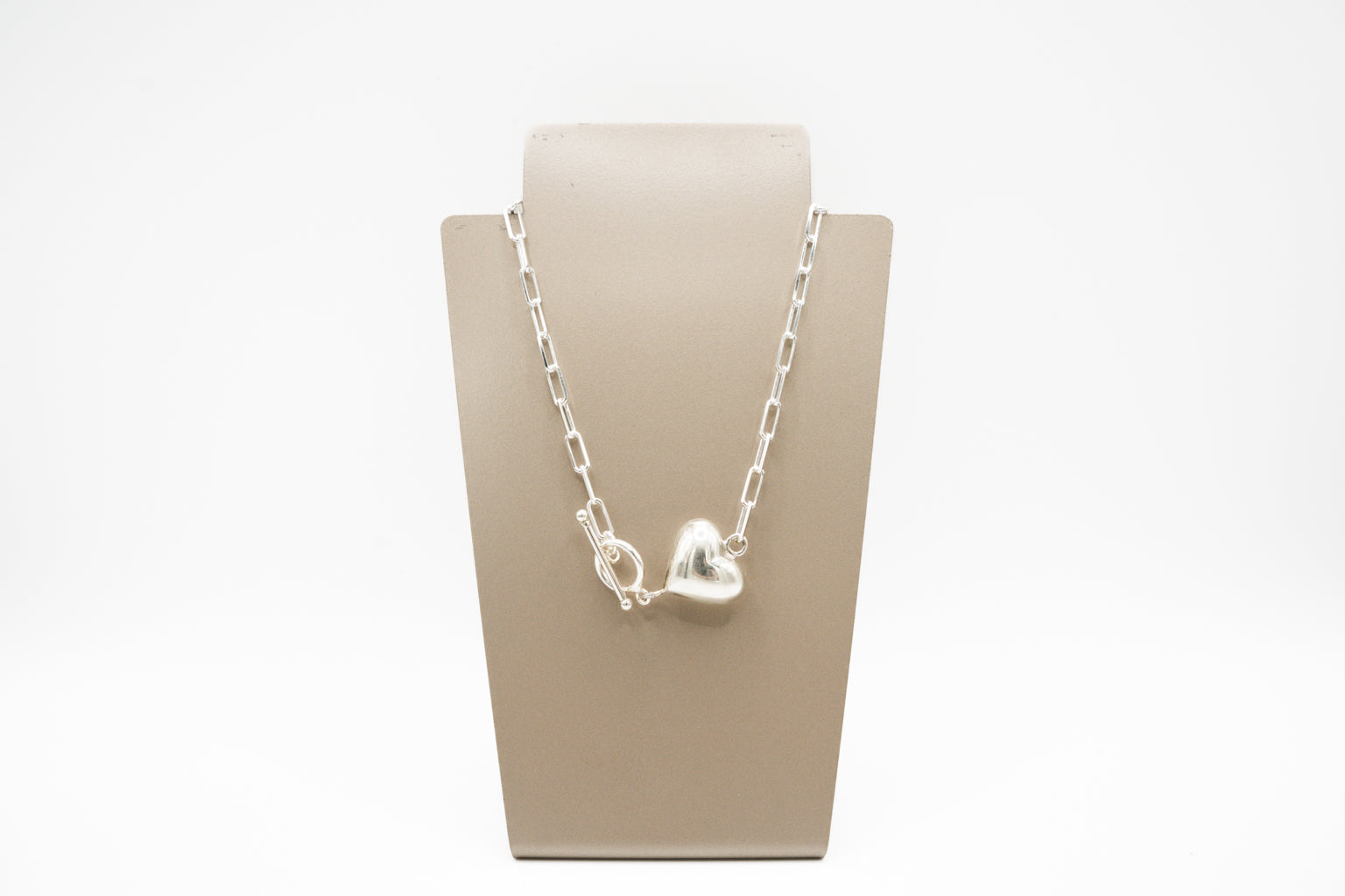 HEART MOTIF NECKLACE – 101 SMART ACCS