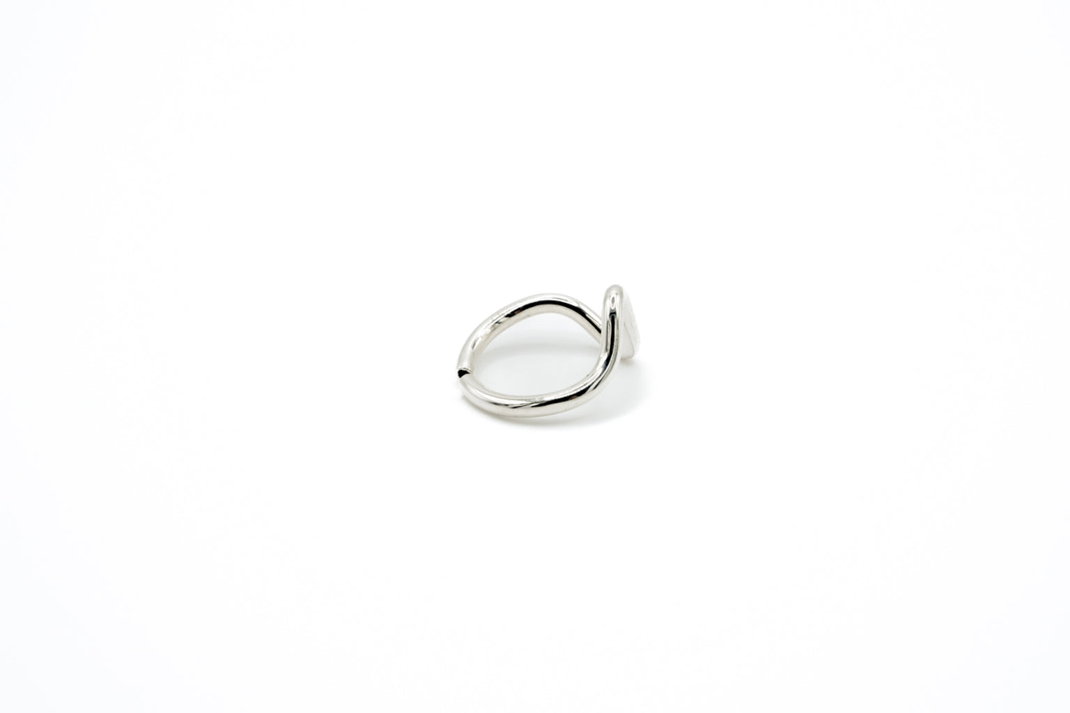 WAVE MOTIF RING