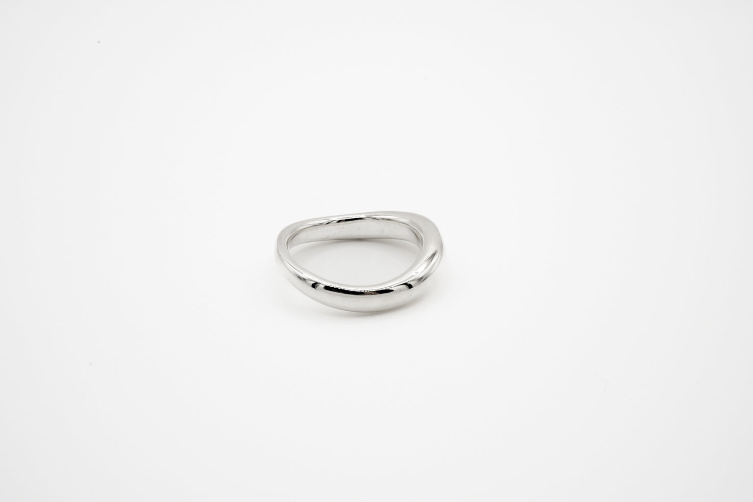 OVAL UNEVEN RING