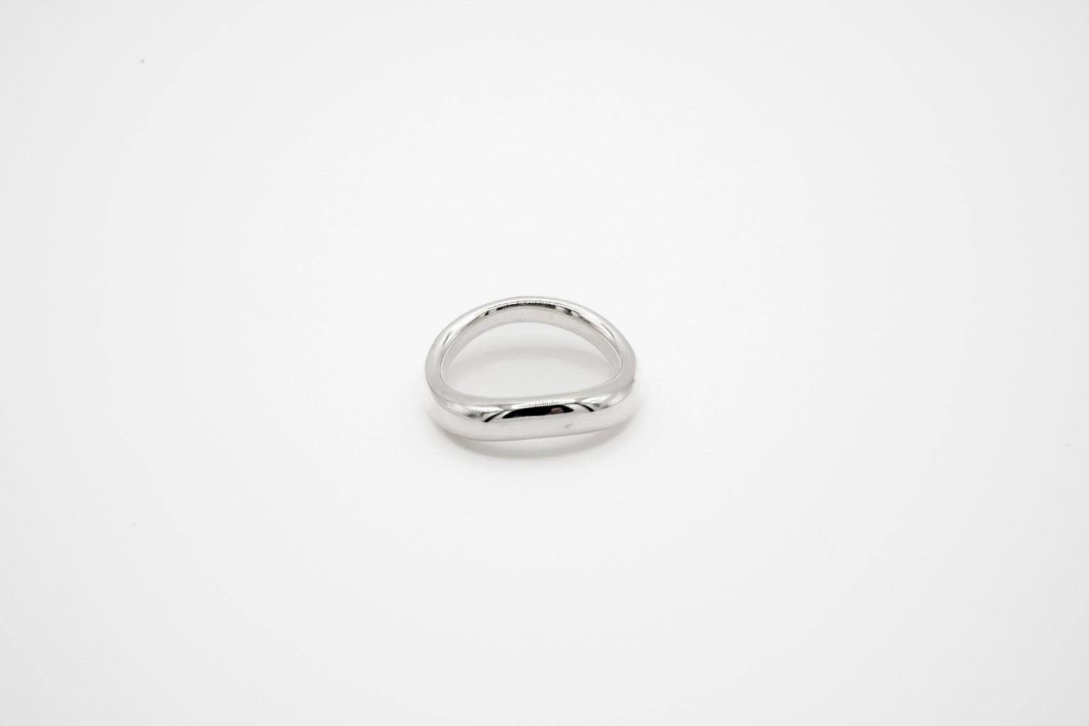 OVAL UNEVEN RING