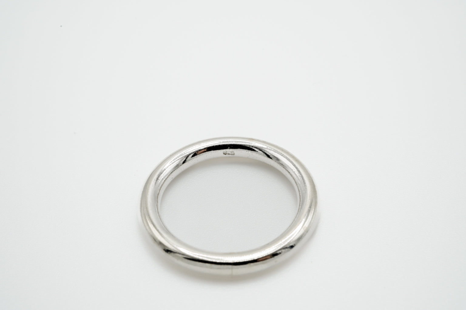 HOLLOW THICK RING