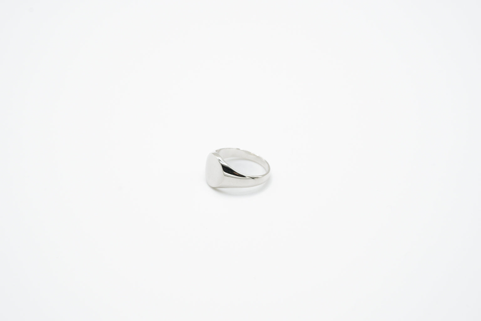 CIRCULAR RING