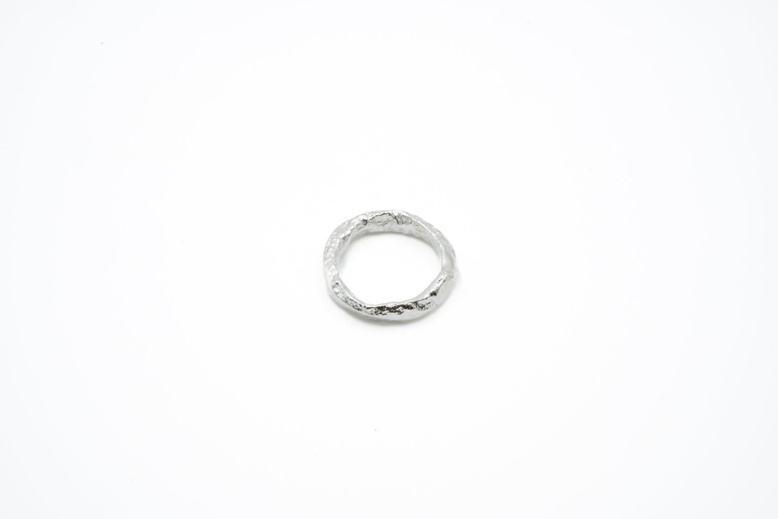 TEXTURED SOLID RING