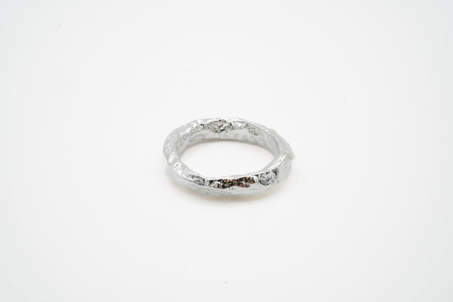 TEXTURED SOLID RING