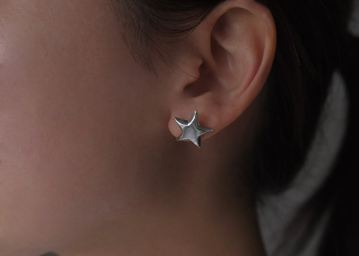 HOLIDAY STAR PIERCE｜シルバー925 ピアス 日本製 - 101 SMART ACCS