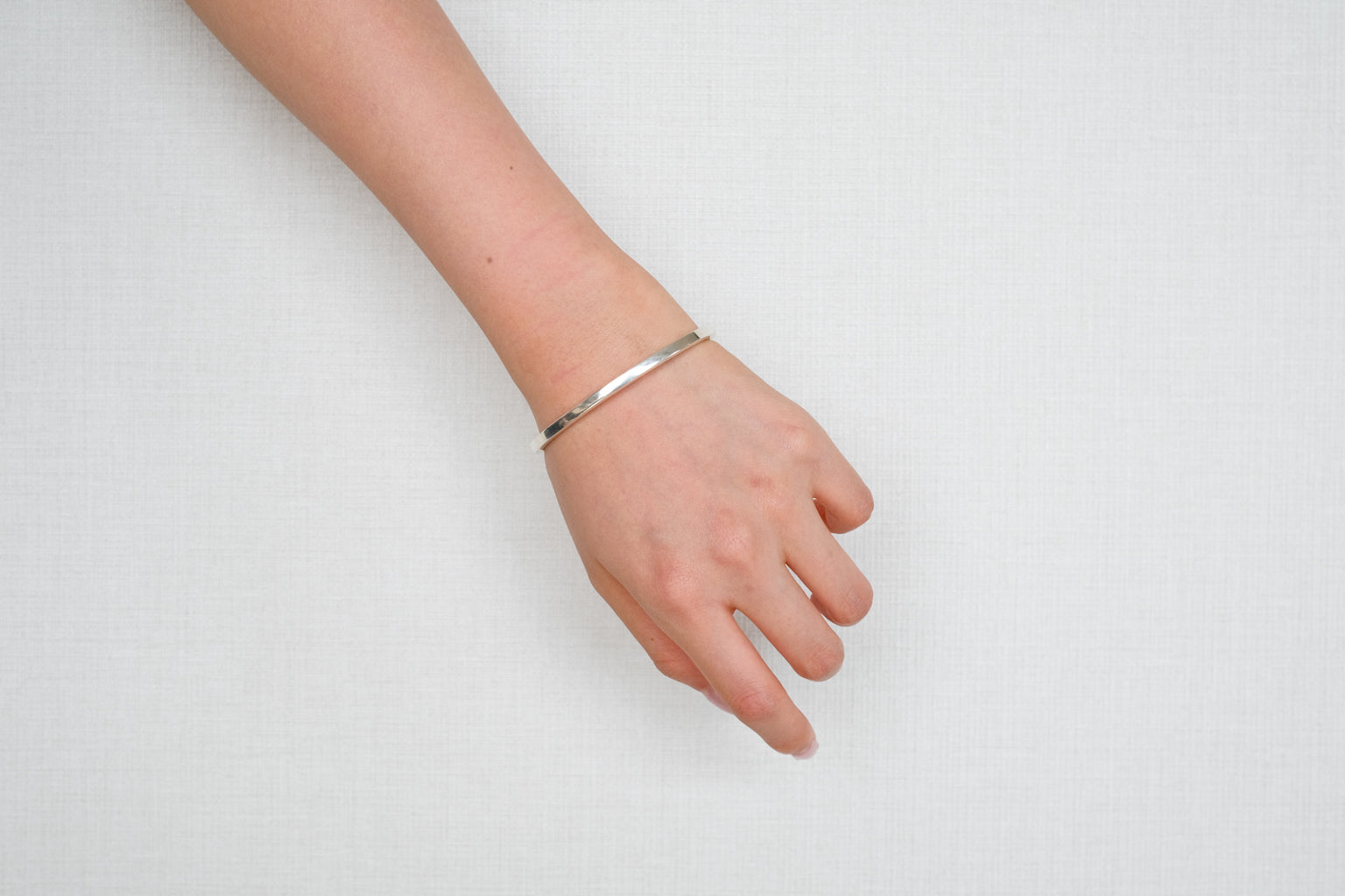 SOLID BANGLE