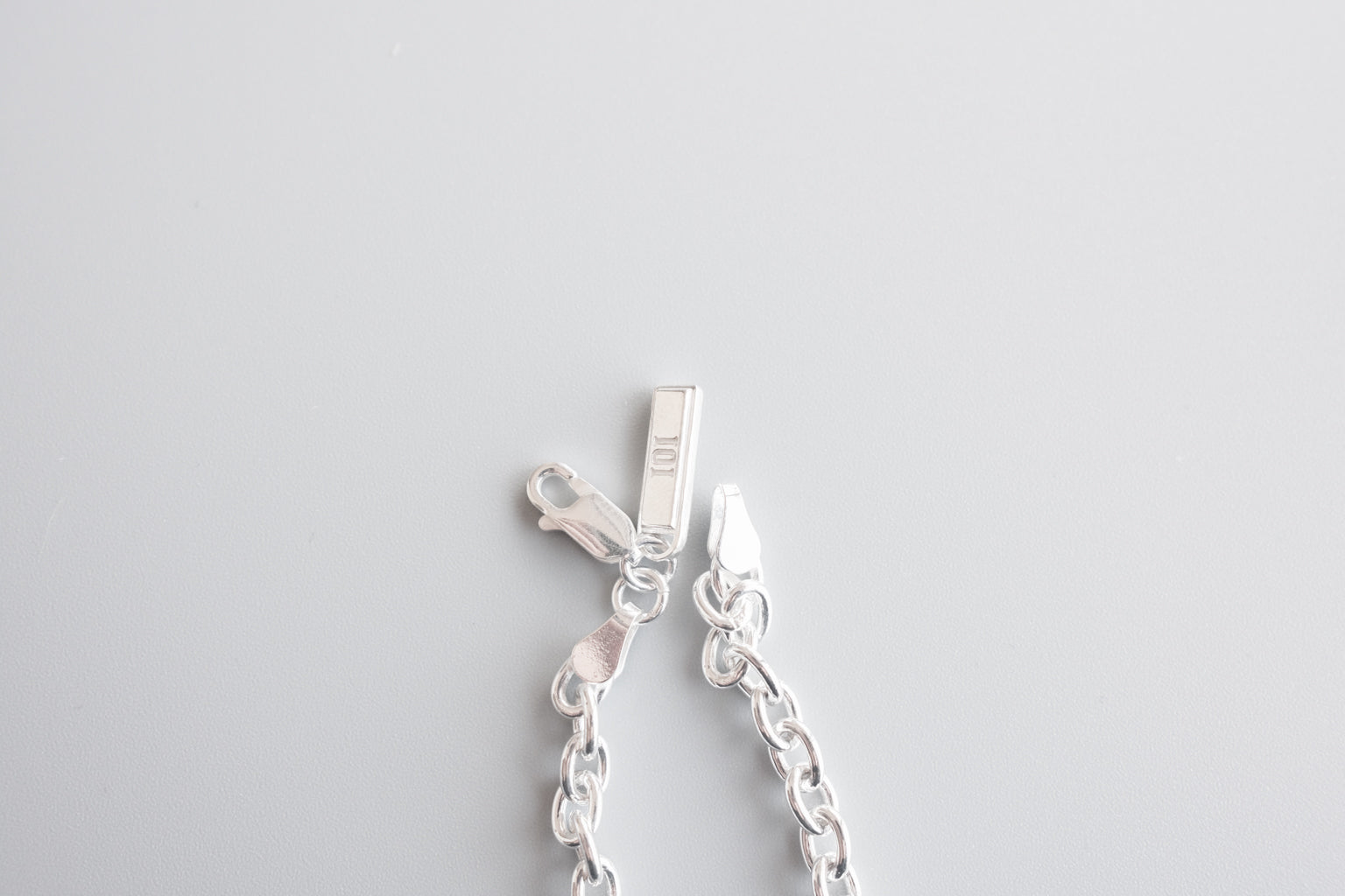 シンプルネックレス