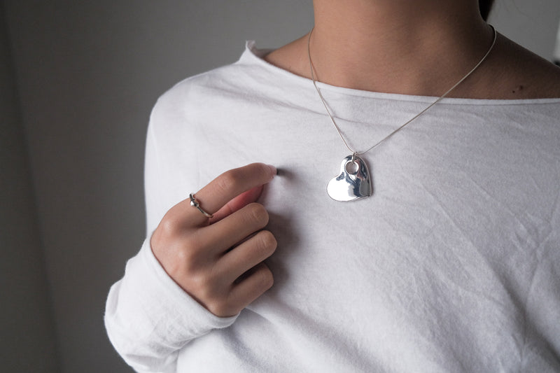 HOLIDAY HEART CHARM NECKLACE L シルバー925 ネックレス 日本製