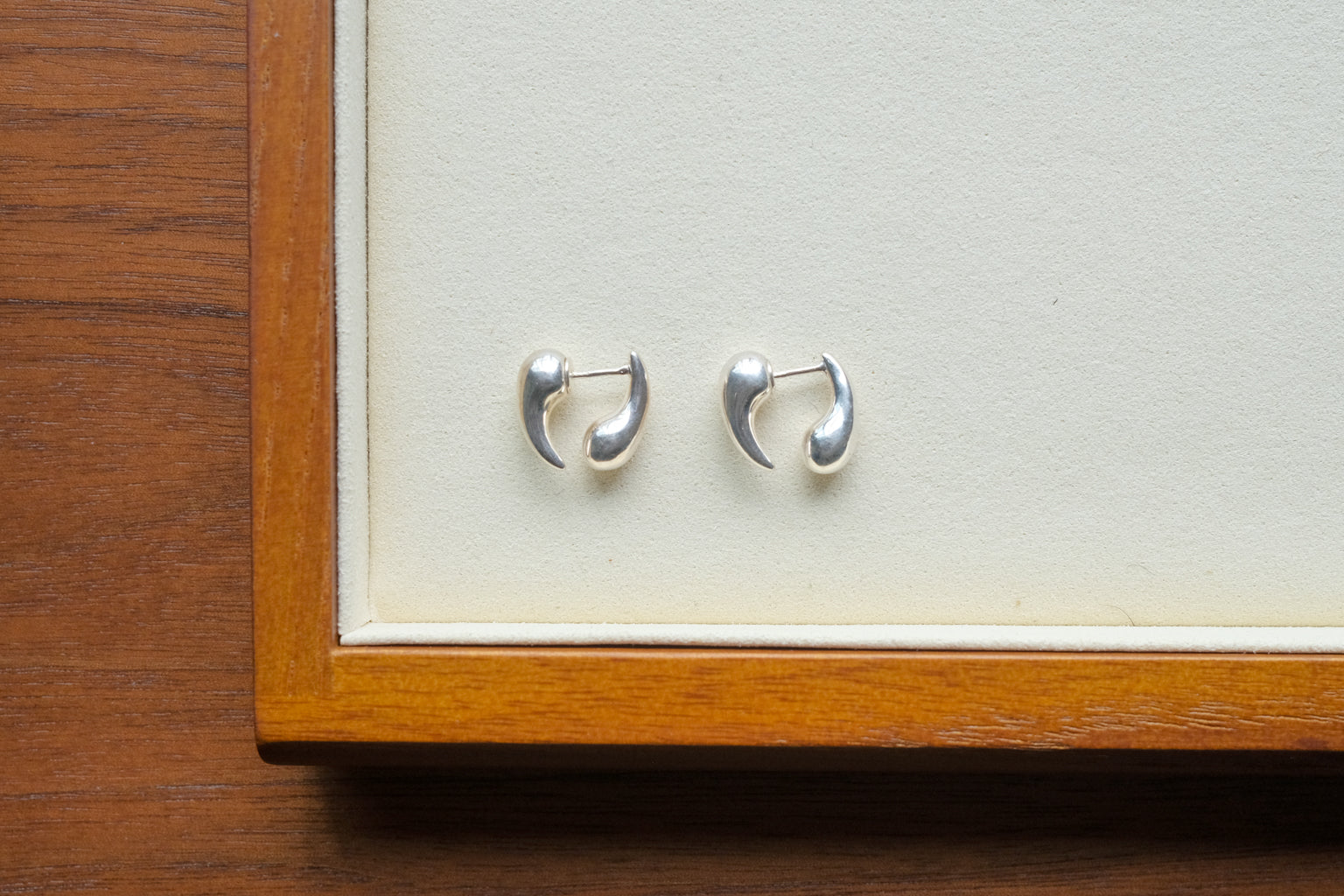 DOUBLE TEARS PIERCE