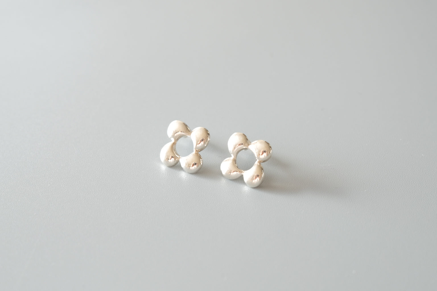 MODERN FLOWER PIERCE