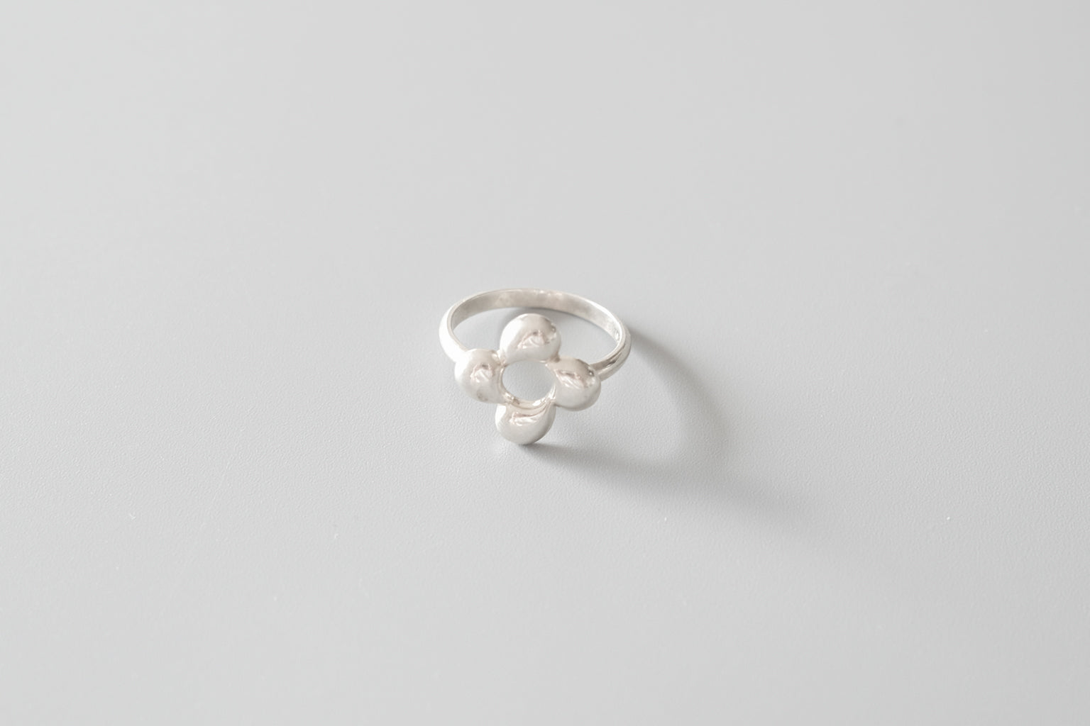 MODERN FLOWR RING