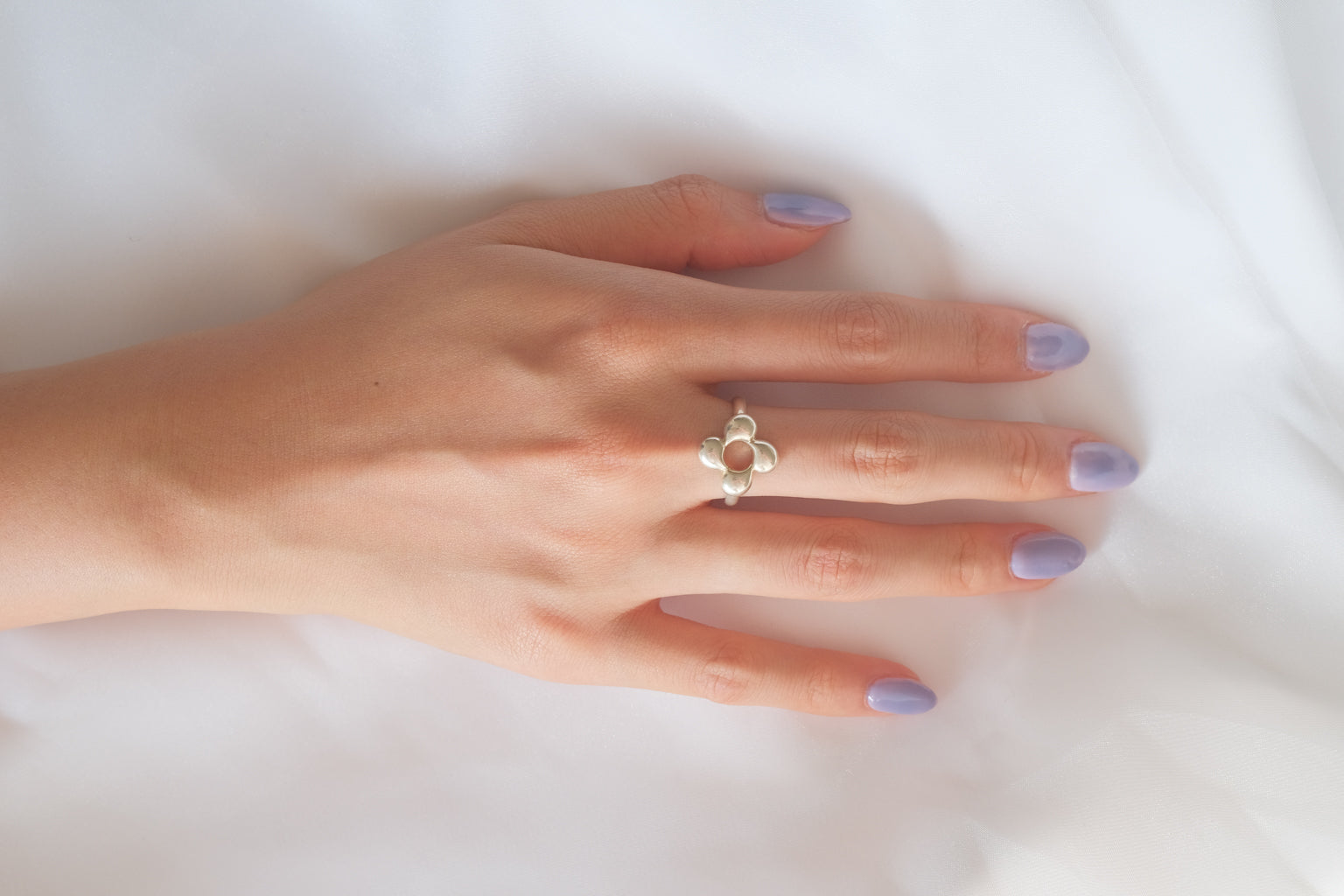 MODERN FLOWR RING
