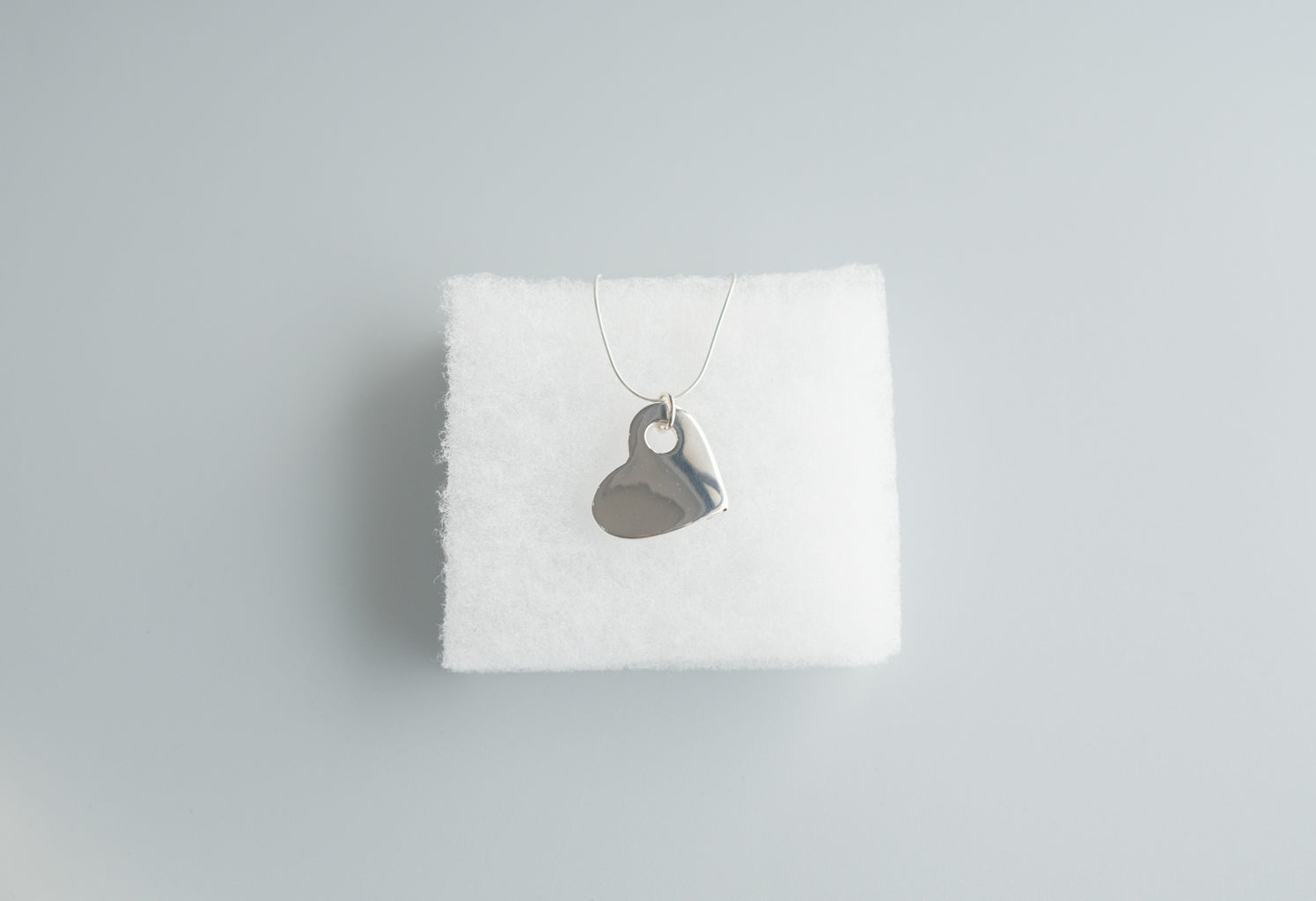 HOLIDAY HEART CHARM NECKLACE(L)