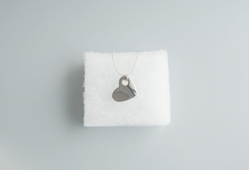 HOLIDAY HEART CHARM NECKLACE L シルバー925 ネックレス 日本製