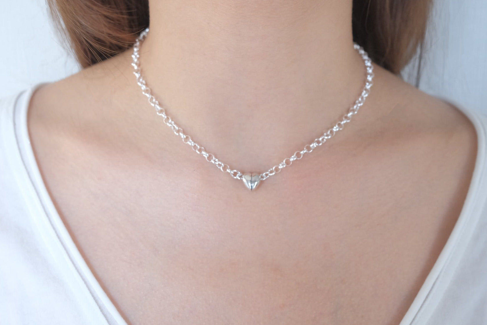 HEART MAGNET NECKLACE