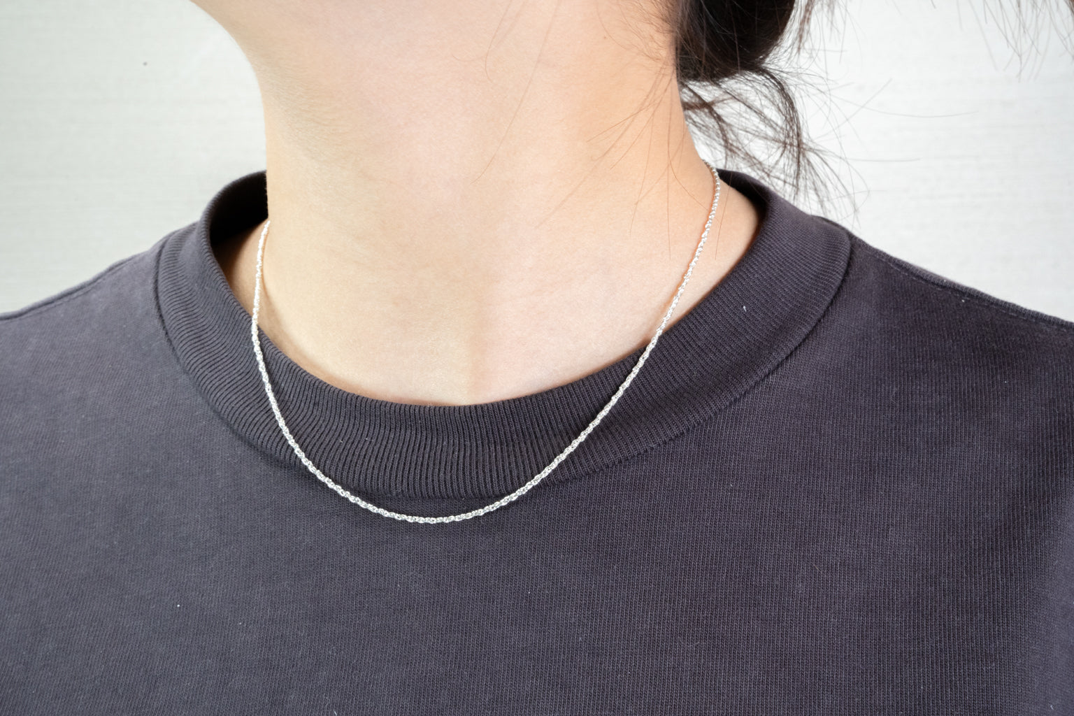 TWIST THIN NECKLACE