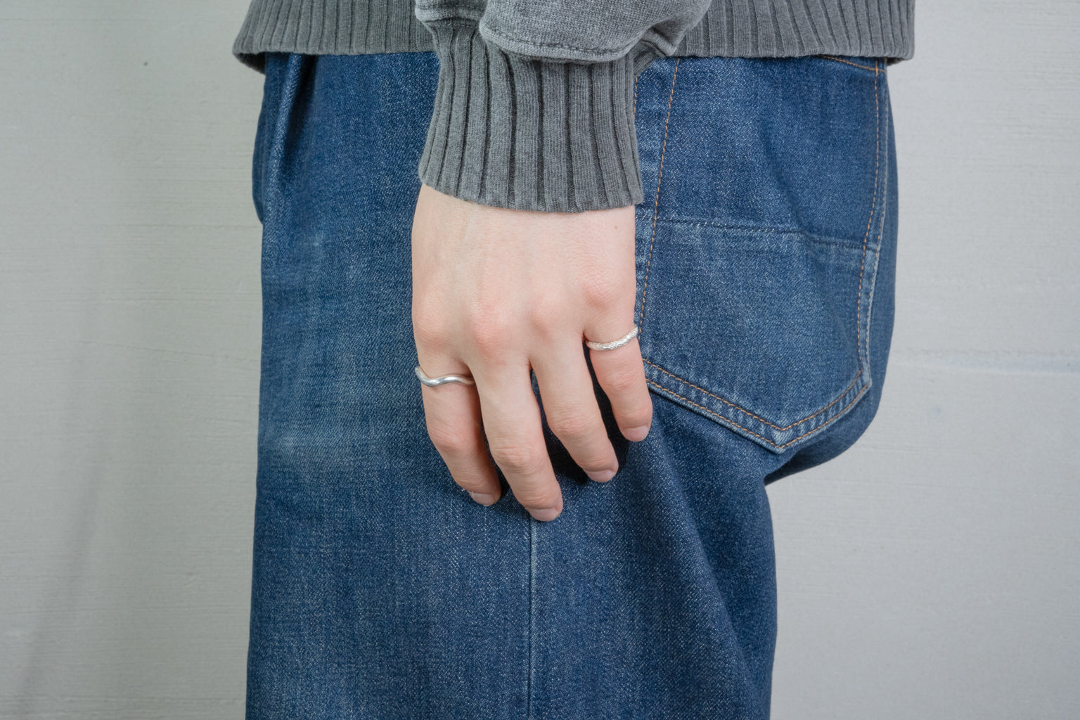 TEXTURED TWIST RING