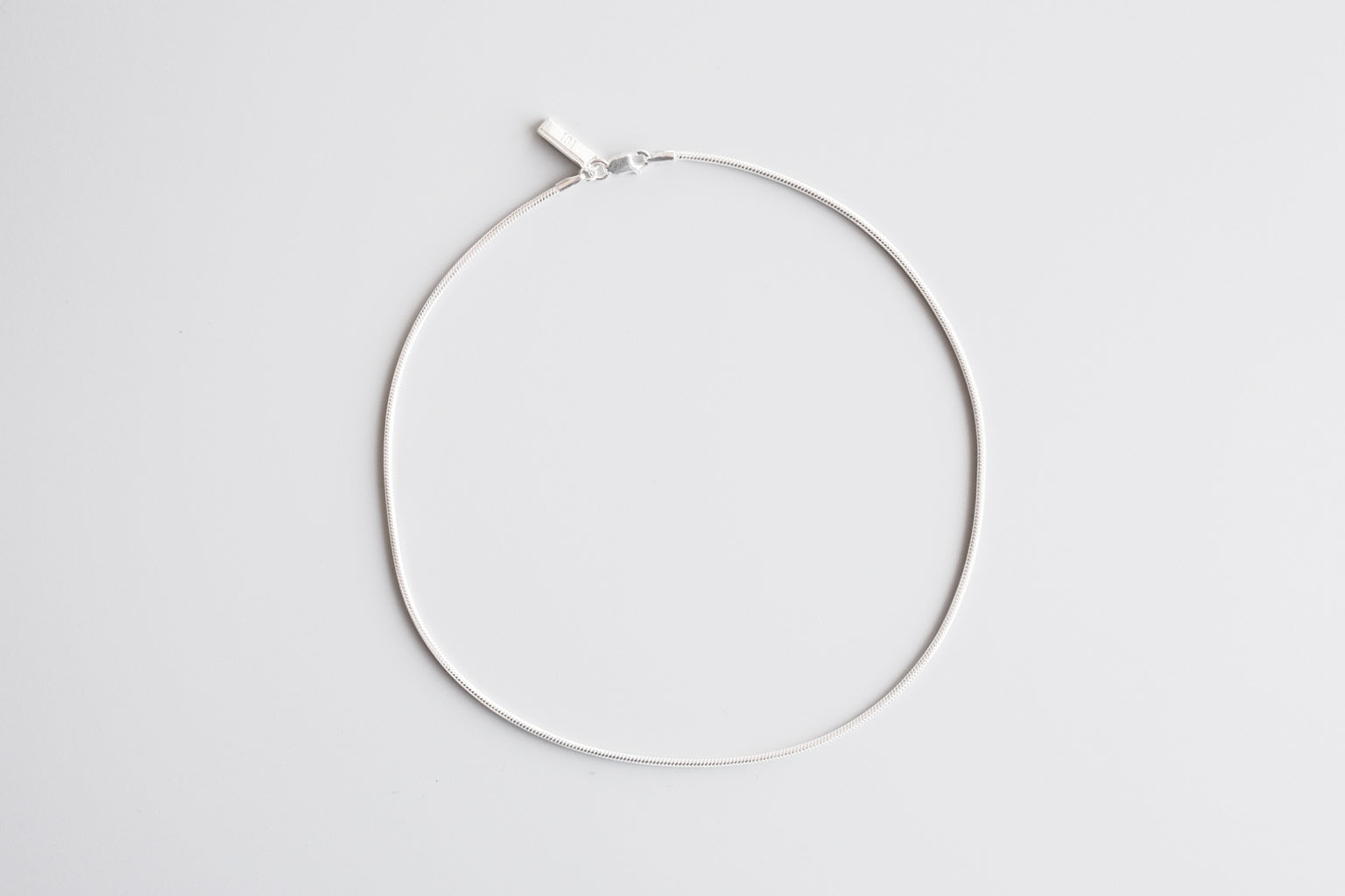 スネークチェーンネックレス