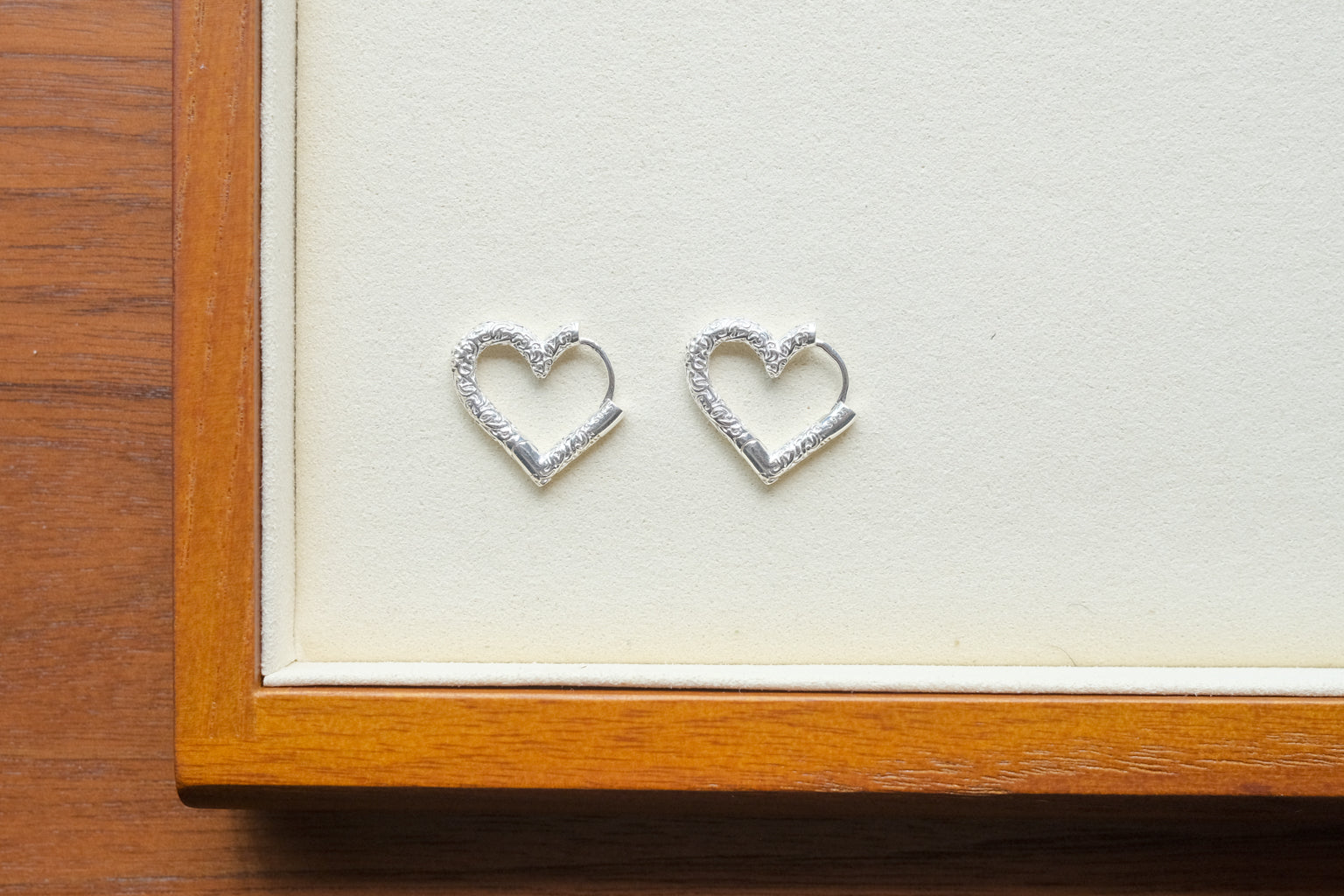 TEXTURED HEART PIERCE