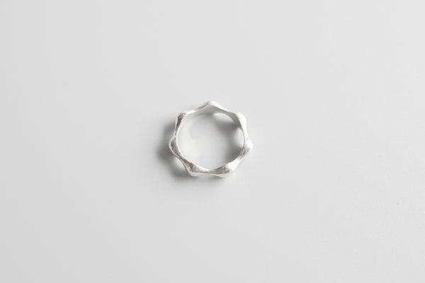 UNDULATE RING