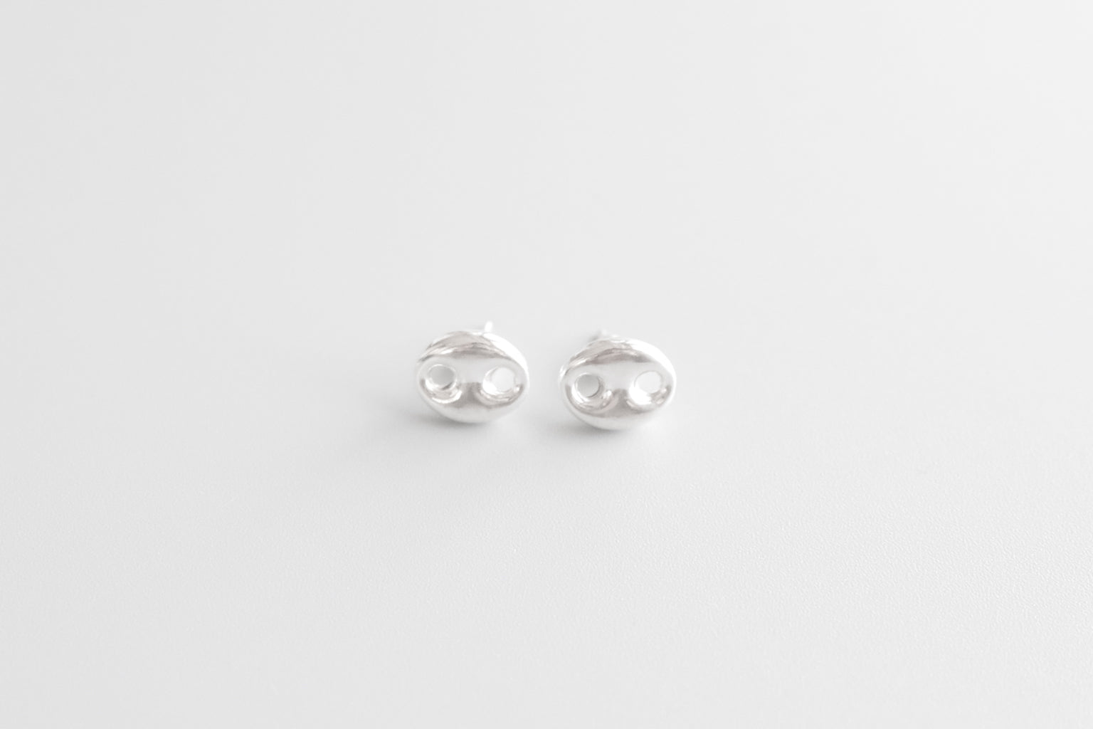 PLUMP ANCHOR PIERCE